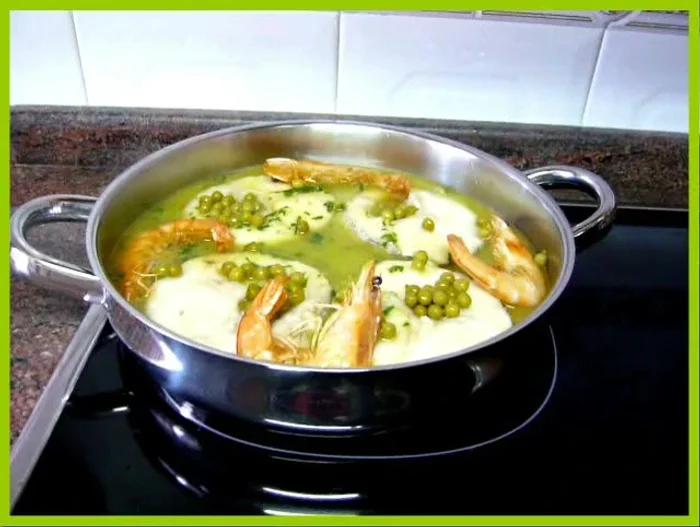 Incorporar las puntitas de espárrago al final de la cocción. [233.2]