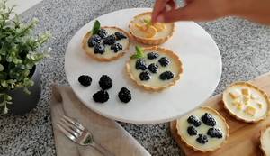 Tartas de Chocolate Blanco con Salsa de Moras (Estilo Starbucks)