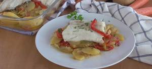 Receta fácil: Bacalao al horno con patatas y pimientos