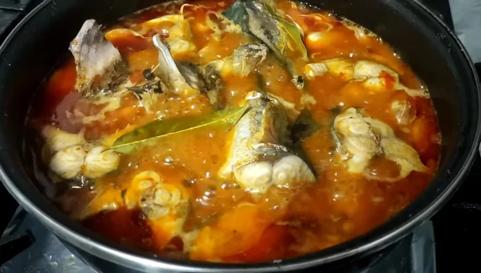 Una vez listo, apagar el fuego y dejar reposar. El escabeche estará aún más rico al día siguiente.