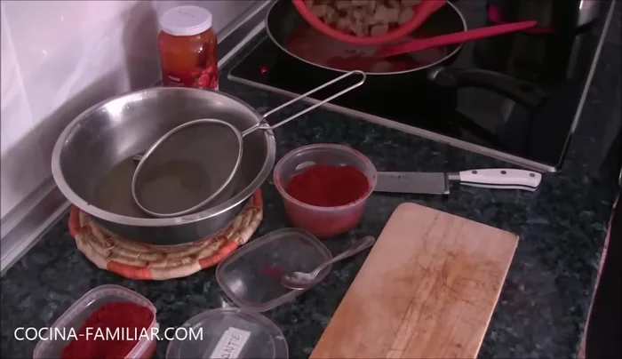 Dejar cocinar durante 15-20 minutos, añadiendo más caldo si es necesario.