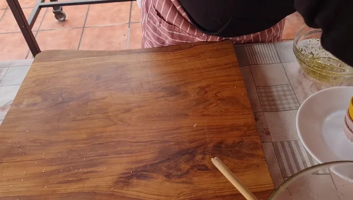 Dejar reposar las chuletas para que se marinen.