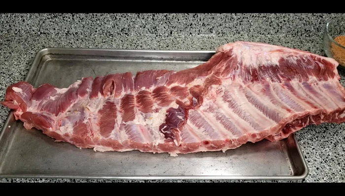 Agregar el aceite de oliva al marinado y mezclar bien.