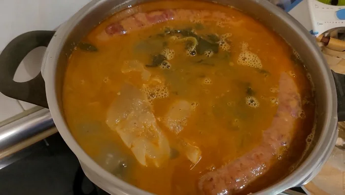 Cerrar la olla nuevamente y cocinar 10 minutos más. (330.16)