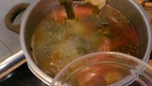 Receta de Caldo Gallego Fácil y Rápido: ¡Para chuparse los dedos!