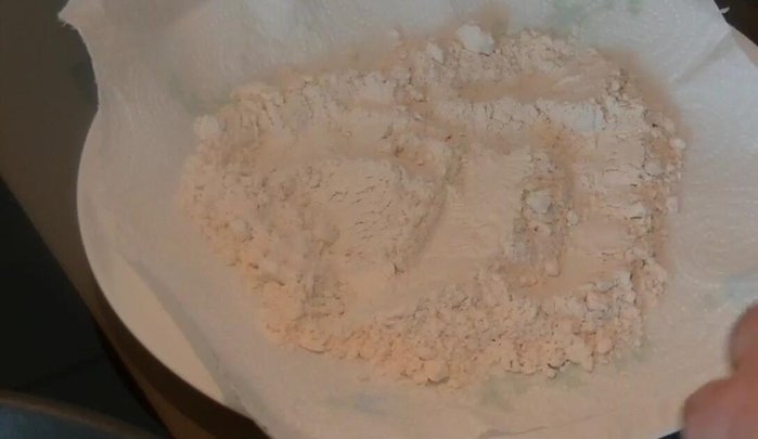 Pasar el conejo por harina. [73.03]