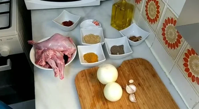 Poner el conejo en una olla grande.