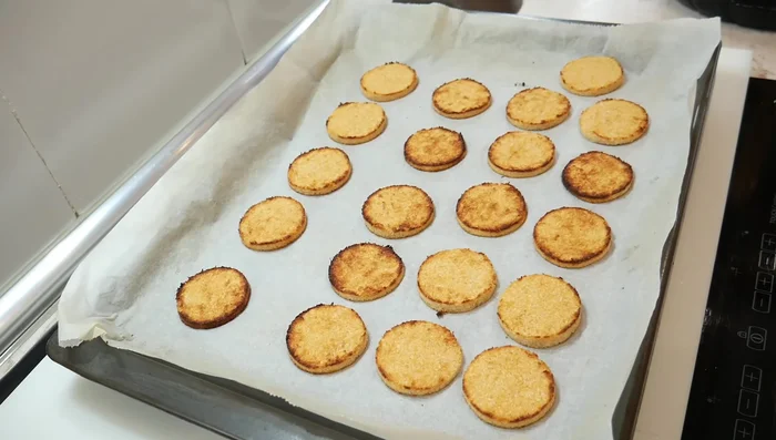 Activa el grill durante 5 minutos para dorar las galletas.