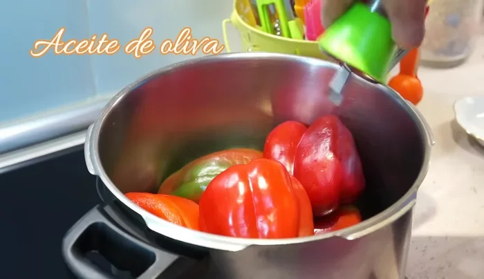 Agregar un buen chorro de aceite de oliva.