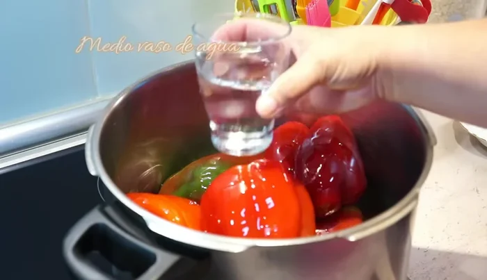 Añadir medio vaso de agua.
