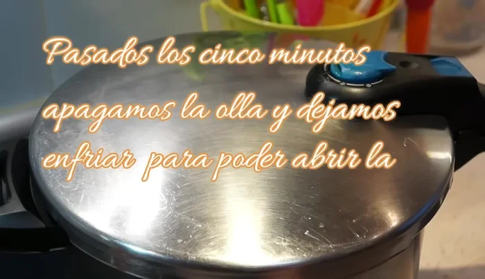 Apagar la olla y dejar enfriar completamente antes de abrir.