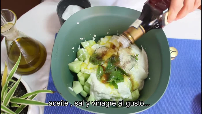 Triturar bien todos los ingredientes hasta obtener una mezcla fina sin grumos.
