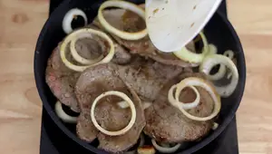 Bistec Encebollado Cubano: Receta Fácil y Rápida