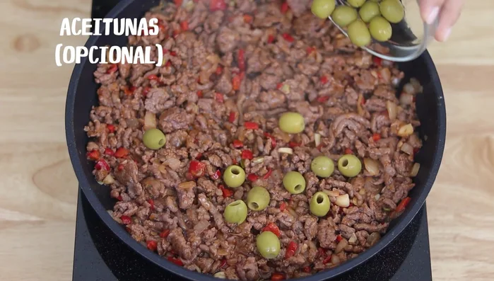 Agregar aceitunas al gusto (opcional) (184.959)