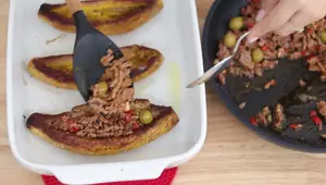 Canoas de Plátano Rellenas: Receta Fácil y Deliciosa