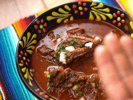 Receta de Birria de Res: ¡Un festín mexicano!