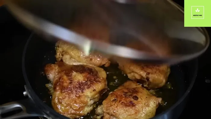 Reducir el fuego a bajo y cocinar tapado durante 15 minutos (231.76).