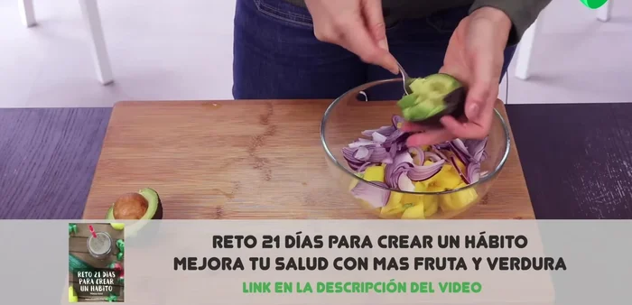 Picar el perejil fresco. [517.919]