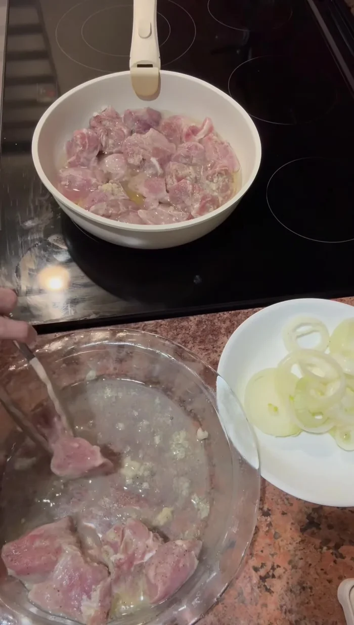 Calentar un poco de aceite en una sartén.