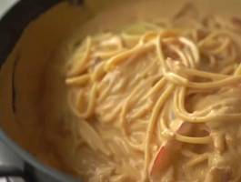 Pasta con Camarones en Crema de Chipotle: Receta Fácil y Rápida