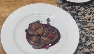 Hígado de Pato a la Plancha con Coulis de Frutos Rojos: Receta Fácil