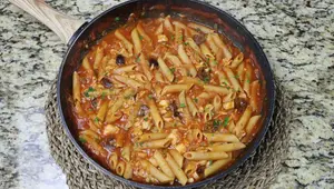Pasta de Atún Picante en una Sartén: Receta Española Rápida (30 min)
