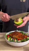 Ensalada de Salmón con Aderezo de Soya y Chile: Receta Fácil y Saludable