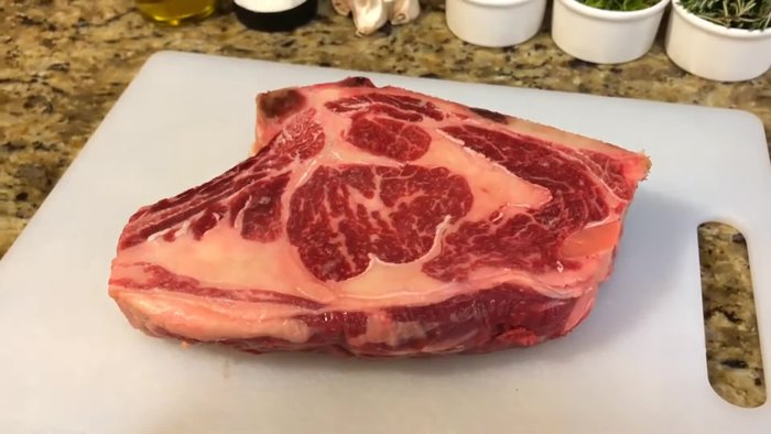 Calentar la sartén o plancha a una temperatura media-alta (alrededor de 200 grados). [6.79]