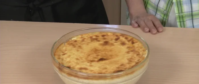 Enfriamiento: Deja enfriar el flan a temperatura ambiente durante 10 minutos, luego refrigera durante al menos 2-3 horas (preferiblemente toda la noche). [146.879]