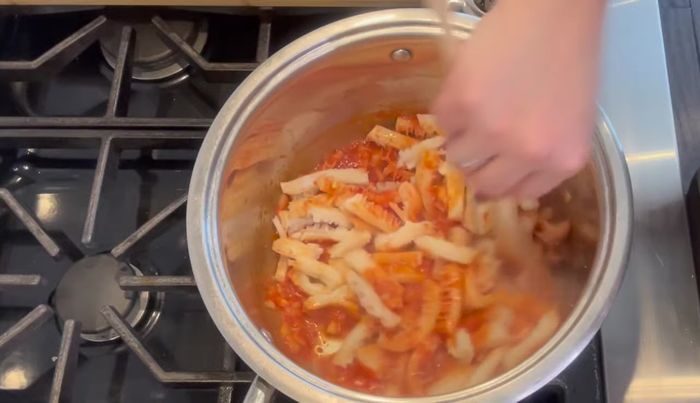 Incorporar los callos cortados a la mezcla.