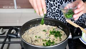 Pollo con Champiñones y Crema: Receta Fácil y Deliciosa