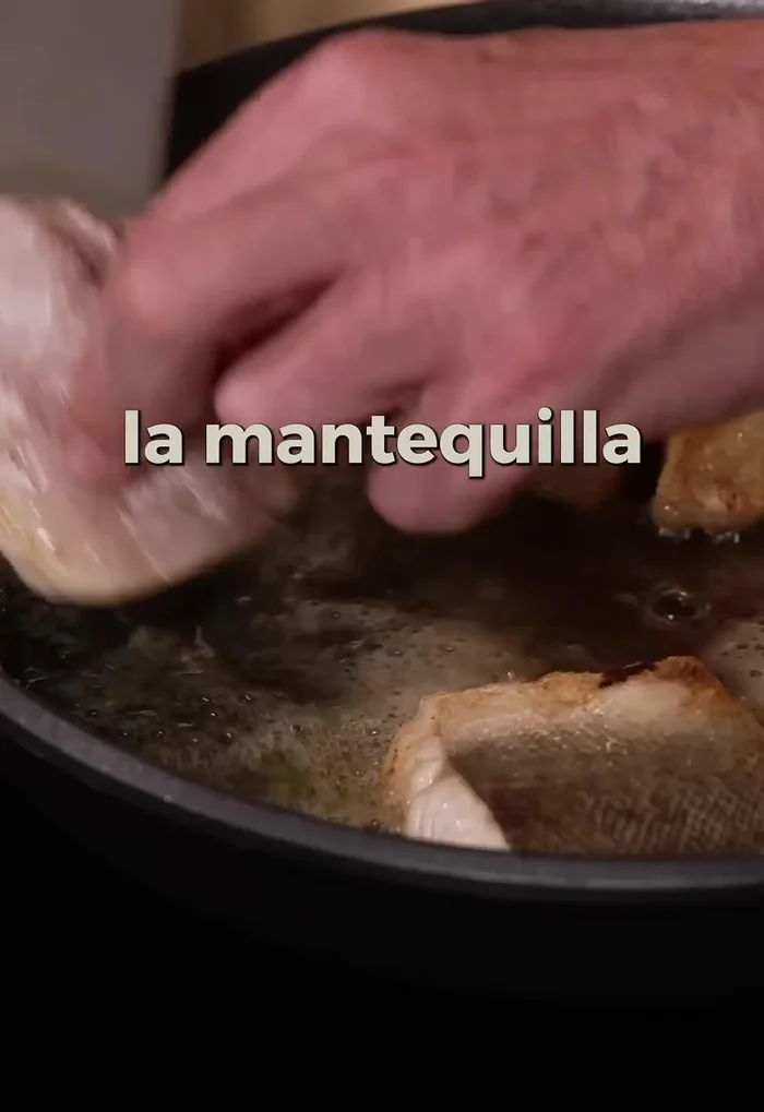 Una vez dorada, darle la vuelta.