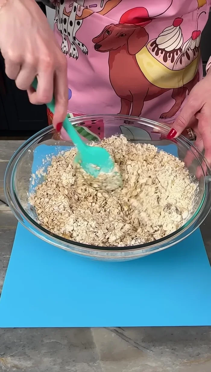 Mezclar la mezcla de avena.