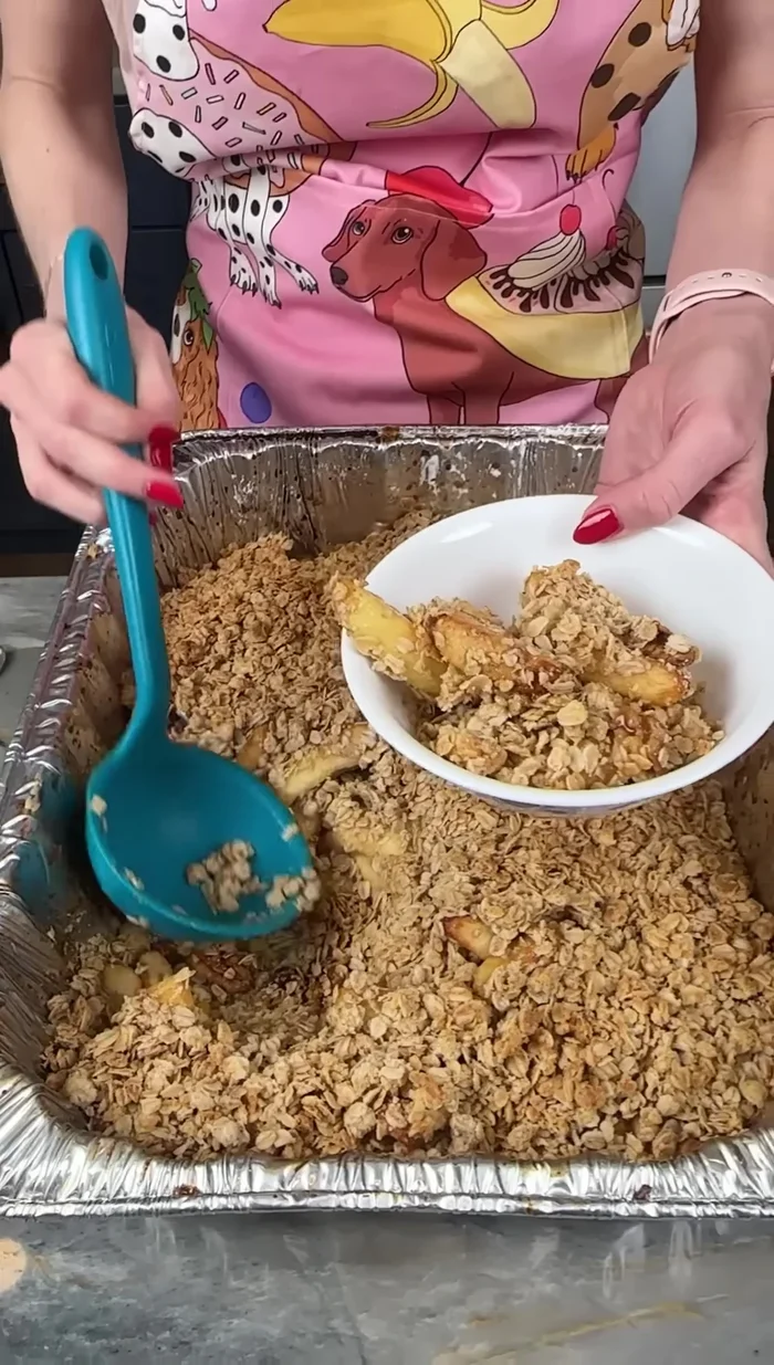 Servir con helado de vainilla (opcional).