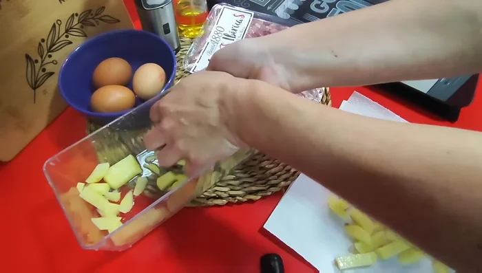 Secar bien las patatas para eliminar el exceso de humedad.
