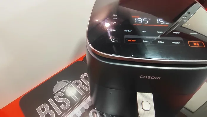 Cocinar las patatas a 195°C durante 15 minutos, removiendo cada 5 minutos.