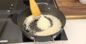 Arroz Negro con Bacalao Mantecado: Receta fácil y deliciosa