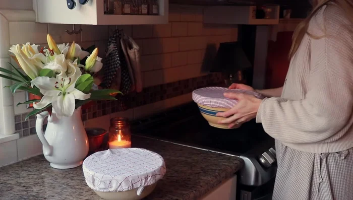Prepara la masa (180.319): Mezcla todos los ingredientes en un tazón grande hasta obtener una masa homogénea.