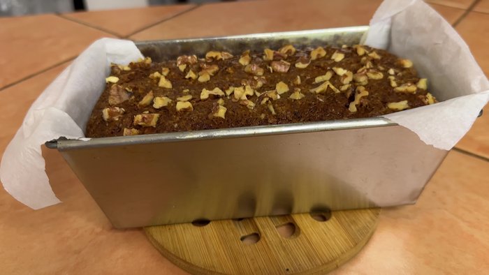 Agregar nueces o chispas de chocolate (opcional).