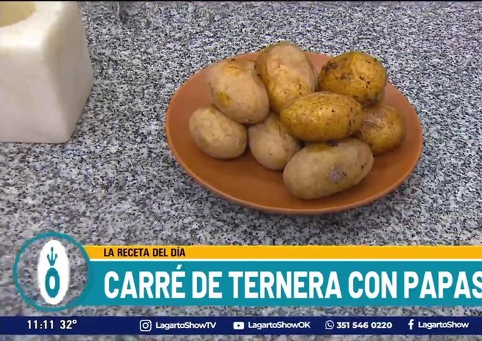 Mientras tanto, preparar el alioli: machacar en un mortero 2 dientes de ajo con sal gruesa y pimienta. Agregar gradualmente aceite de oliva hasta formar una emulsión cremosa. Al final, incorporar jugo de limón.