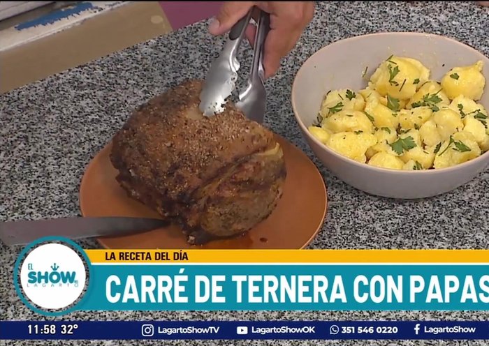 Pelar las papas y servir junto con el carré, bañado con el alioli.