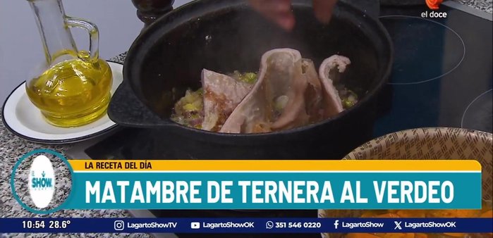 Incorporar la crema de leche y el resto del verdeo picado. Mezclar bien. (284.08)