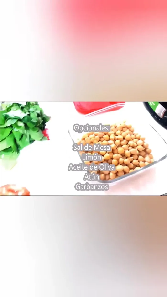 Añadir el atún en lata y los garbanzos.