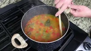 Sopa Española de Frijoles Blancos: Receta Fácil y Caliente