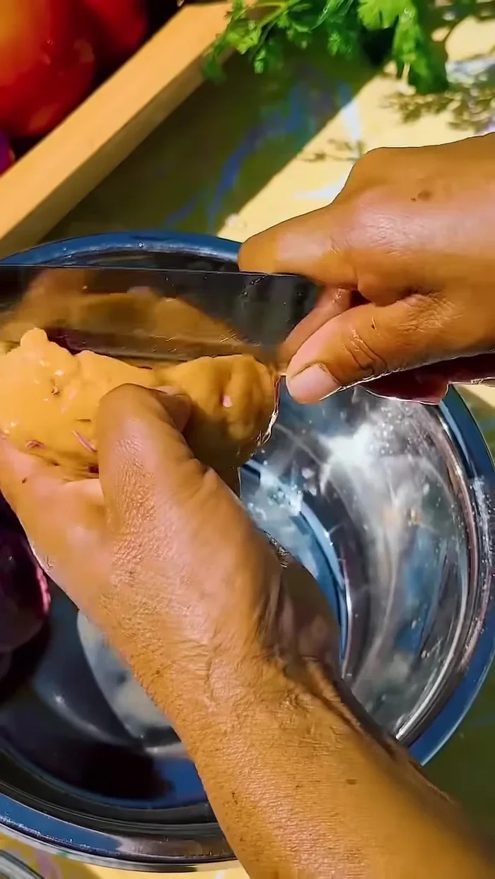 Partir los huevos de toro. [25.519]