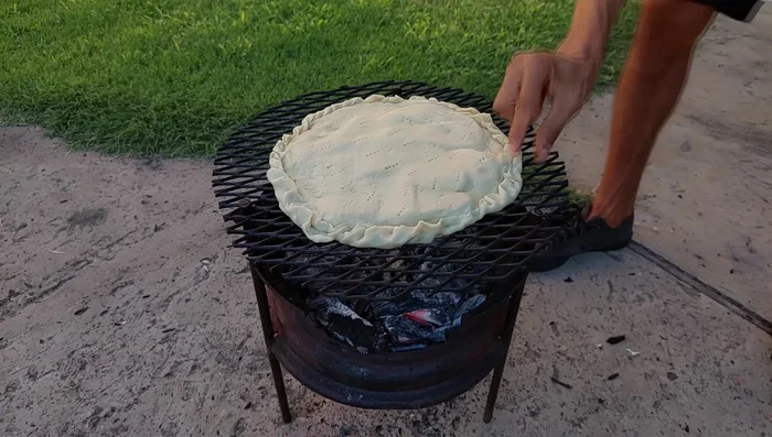 Cocinar a la parrilla a temperatura moderada (unos 10 minutos por lado), dándole la vuelta con cuidado.