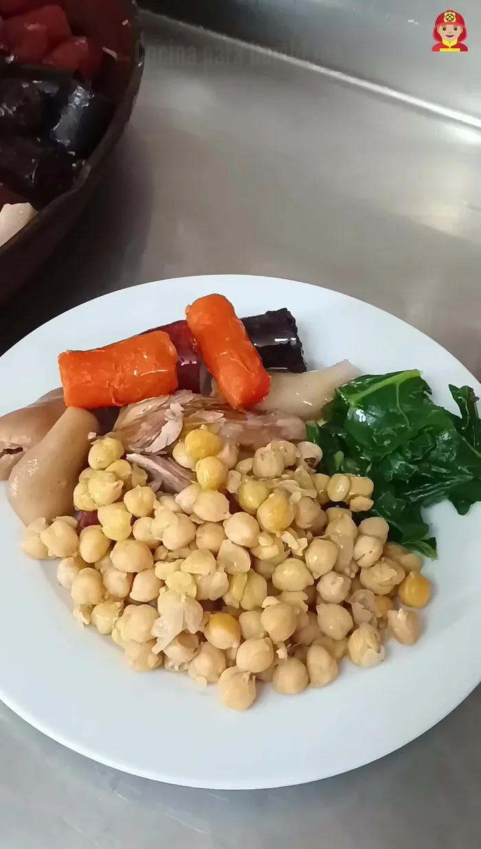 Añadir un chorro de aceite de oliva a las carnes, garbanzos y verduras antes de servir.