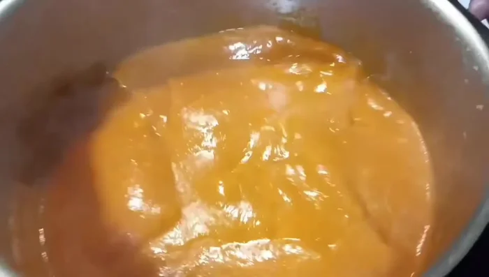 Dejar cocinar a fuego medio unos 3 minutos, moviendo suavemente.