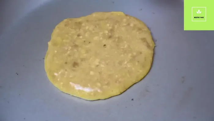 Licuar la mermelada de piña una vez fría.