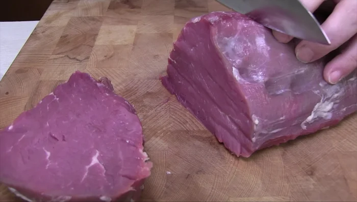 Cocinar a fuego medio hasta que la carne alcance el punto deseado.